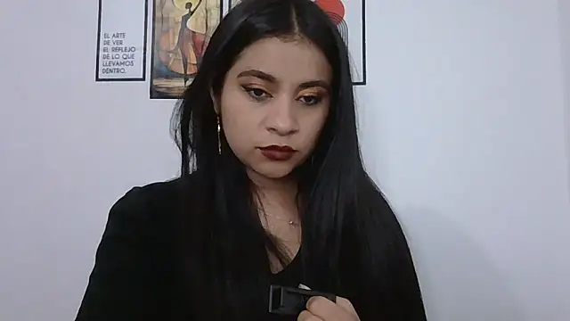 ValerieLove  online show from March 18, 10:48 pm