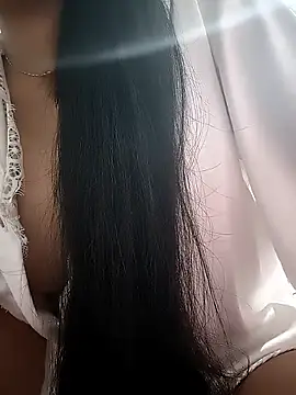 Yui-Linh online show from October 29, 8:18 am