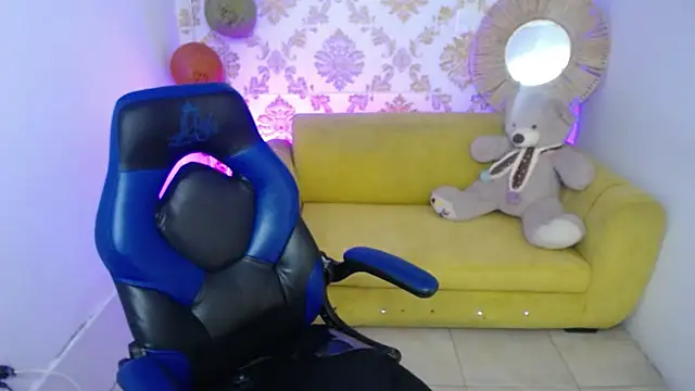 Snapshot of Ariannaa_m chatting on October 2, 8:25 pm Ariannaa m online show from October 2, 8:25 pm