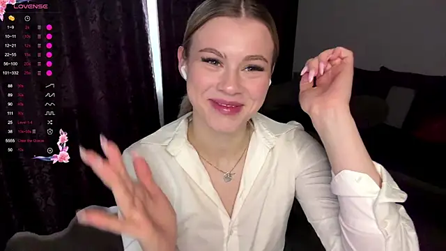 Snapshot of Lil_Elisa chatting on September 30, 11:27 am Lil Elisa online show from September 30, 11:27 am