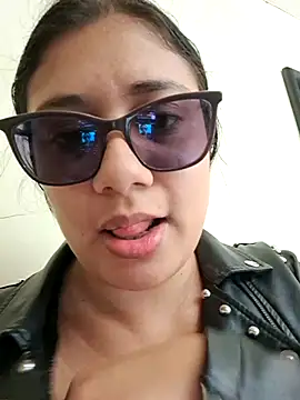 Monse--145 online show from February 22, 1:45 pm