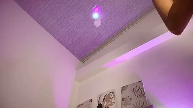 Dulce Bella  online show from January 8, 3:54 am