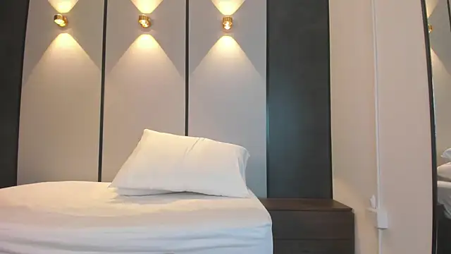 allie bruce online show from September 13, 9:17 am