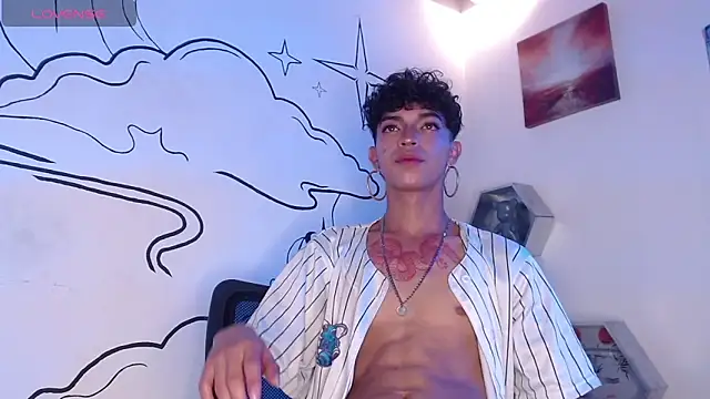 Trinity Knox online show from December 16, 3:51 pm