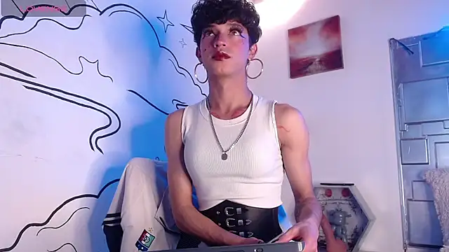 Trinity Knox online show from November 17, 4:51 pm