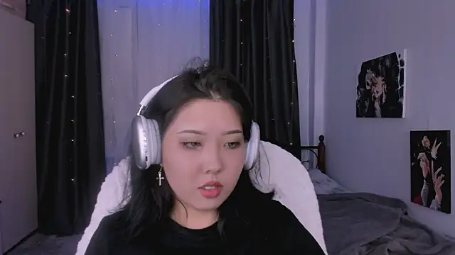 cutieskygirl  online show from November 24, 11:40 pm