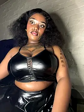 Snapshot of QUEEN_NOBUHLE_777 chatting on October 17, 5:49 pm QUEEN NOBUHLE 777 online show from October 17, 5:49 pm