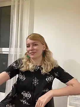 Snapshot of AnyaHellCat chatting on October 1, 6:35 pm AnyaHellCat online show from October 1, 6:35 pm