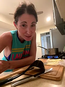 NurseStephania online show from September 20, 9:35 pm