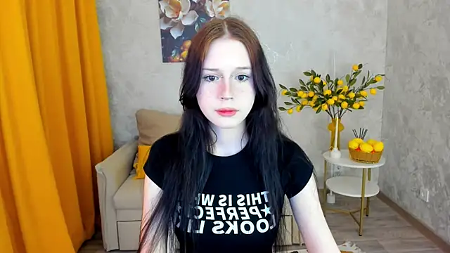 VioletHarme online show from April 7, 11:45 am