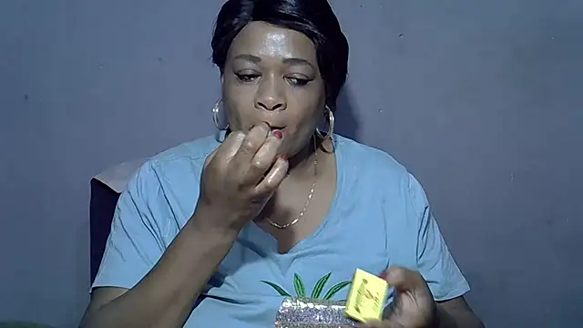 BUSTY QUEEEN online show from November 9, 5:31 pm