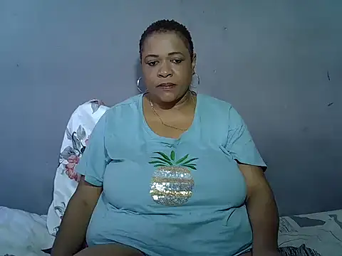 BUSTY QUEEEN online show from November 24, 9:55 am