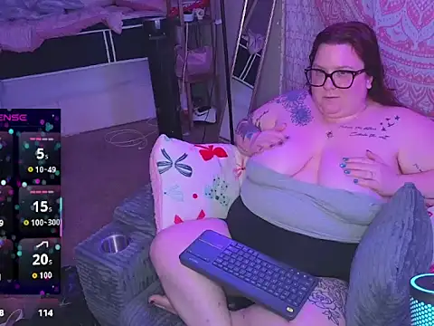 brookenicole3003 online show from June 8, 1:28 am