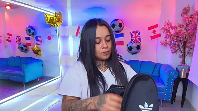 Black roseee online show from July 16, 3:44 am
