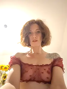 Snapshot of MadMadelin chatting on September 16, 12:40 am MadMadelin online show from September 16, 12:40 am