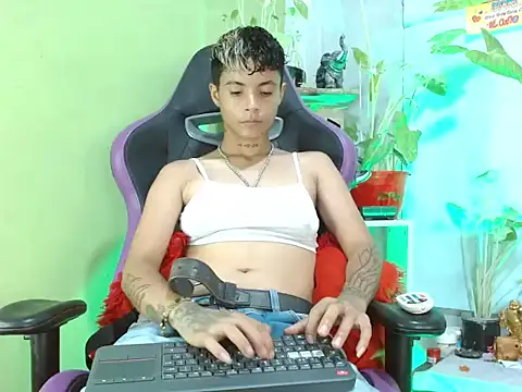 Snapshot of Dorland777 chatting on September 30, 8:24 pm Dorland777 online show from September 30, 8:24 pm