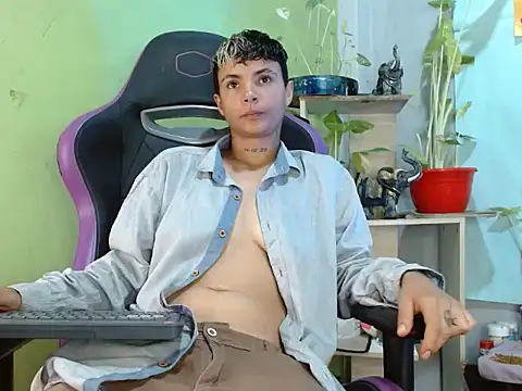 Snapshot of Dorland777 chatting on October 9, 12:20 pm Dorland777 online show from October 9, 12:20 pm