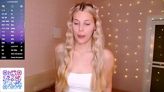 Snapshot of Larileya chatting on October 7, 4:22 pm Larileya online show from October 7, 4:22 pm