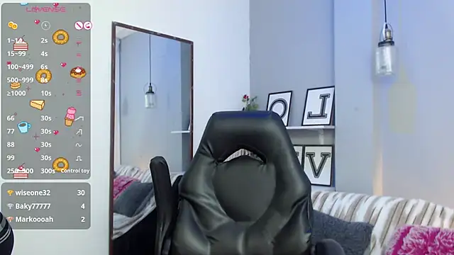 KendallWood  online show from March 20, 10:25 pm