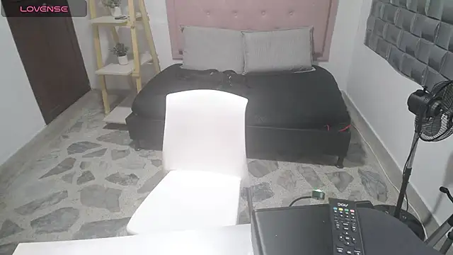 Dulce  Lovee online show from December 1, 10:23 pm