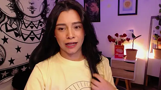 MarilynWhite  online show from November 7, 1:55 am