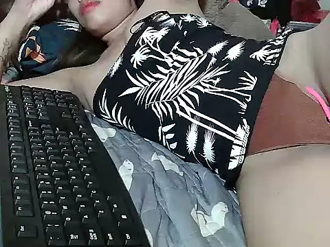 Sweet Asian25 online show from March 17, 5:44 am