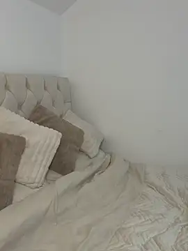 SexySaraxxoo online show from October 16, 8:50 am