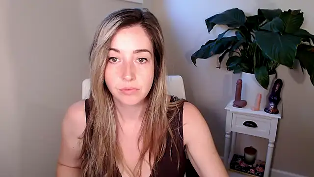 Snapshot of SuggestiveBehavior chatting on October 7, 1:59 pm SuggestiveBehavior online show from October 7, 1:59 pm