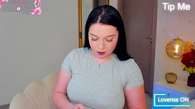 LexiePat online show from April 17, 12:18 pm