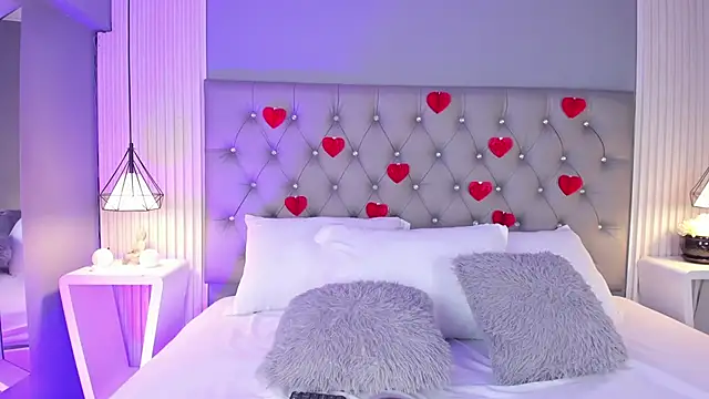 LunaBloomn online show from February 16, 5:02 pm