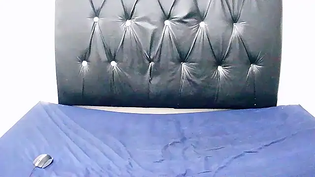 Iris-Pinky online show from November 29, 12:03 am