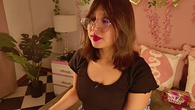 Lauuu2007 online show from March 30, 9:36 pm