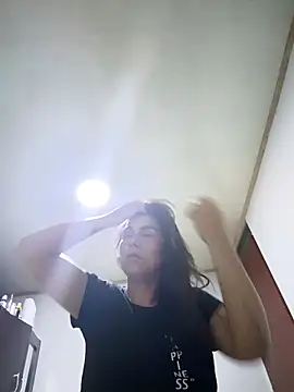 vanessa-titisM online show from March 18, 9:25 am