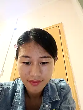 Snapshot of luy-xinh02 chatting on October 1, 1:05 pm luy-xinh02 online show from October 1, 1:05 pm