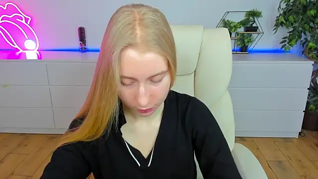 Alina Blonde online show from February 22, 6:47 am