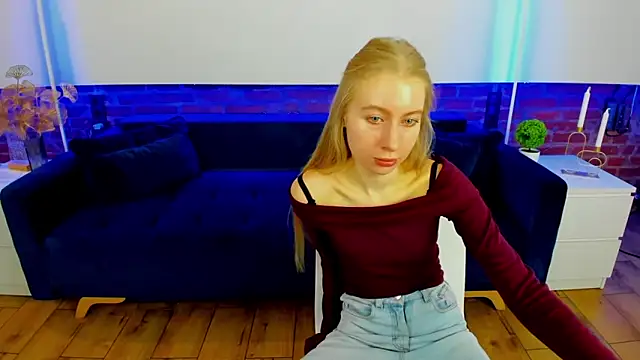 Alina Blonde online show from October 29, 6:50 am