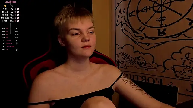 KrisNeal online show from October 26, 9:38 am