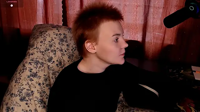 KrisNeal online show from April 14, 9:09 am