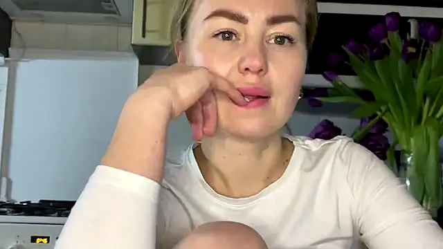 MartaLuna  online show from March 7, 7:54 pm