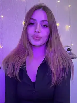 Elizabeth Tay online show from December 2, 7:27 pm