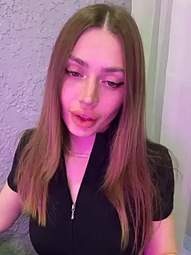 Elizabeth Tay online show from February 26, 6:07 pm