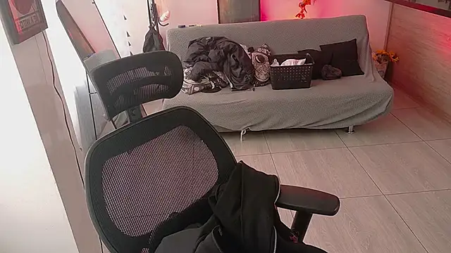 Unatatuada online show from October 15, 9:39 pm