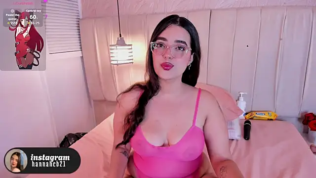 hannahst  online show from February 12, 10:11 pm