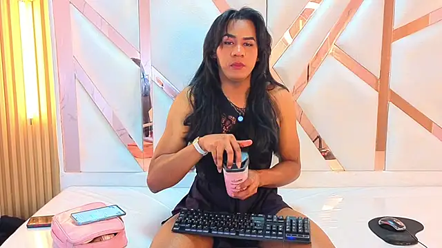 Snapshot of anaisa_tp chatting on October 21, 2:21 pm anaisa tp online show from October 21, 2:21 pm