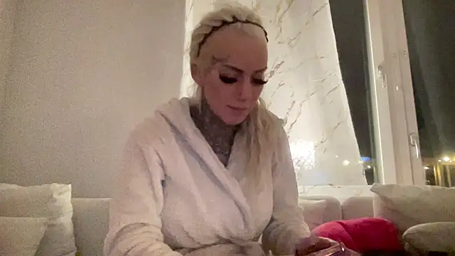 paulinaalatalo online show from February 27, 7:57 pm