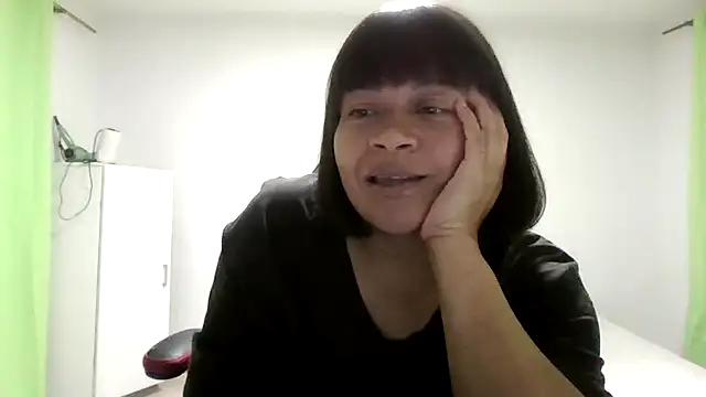 adri89-g online show from July 13, 11:49 pm