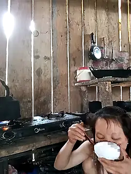 bonnie-00 online show from April 15, 5:30 am