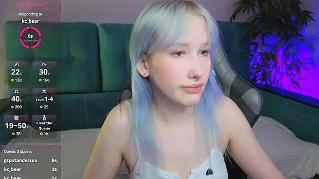 evlica online show from April 19, 2:06 pm