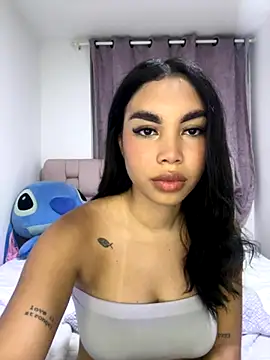 karolaalcendra online show from November 21, 4:25 am