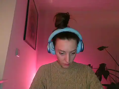 Lasirra online show from November 12, 9:35 pm